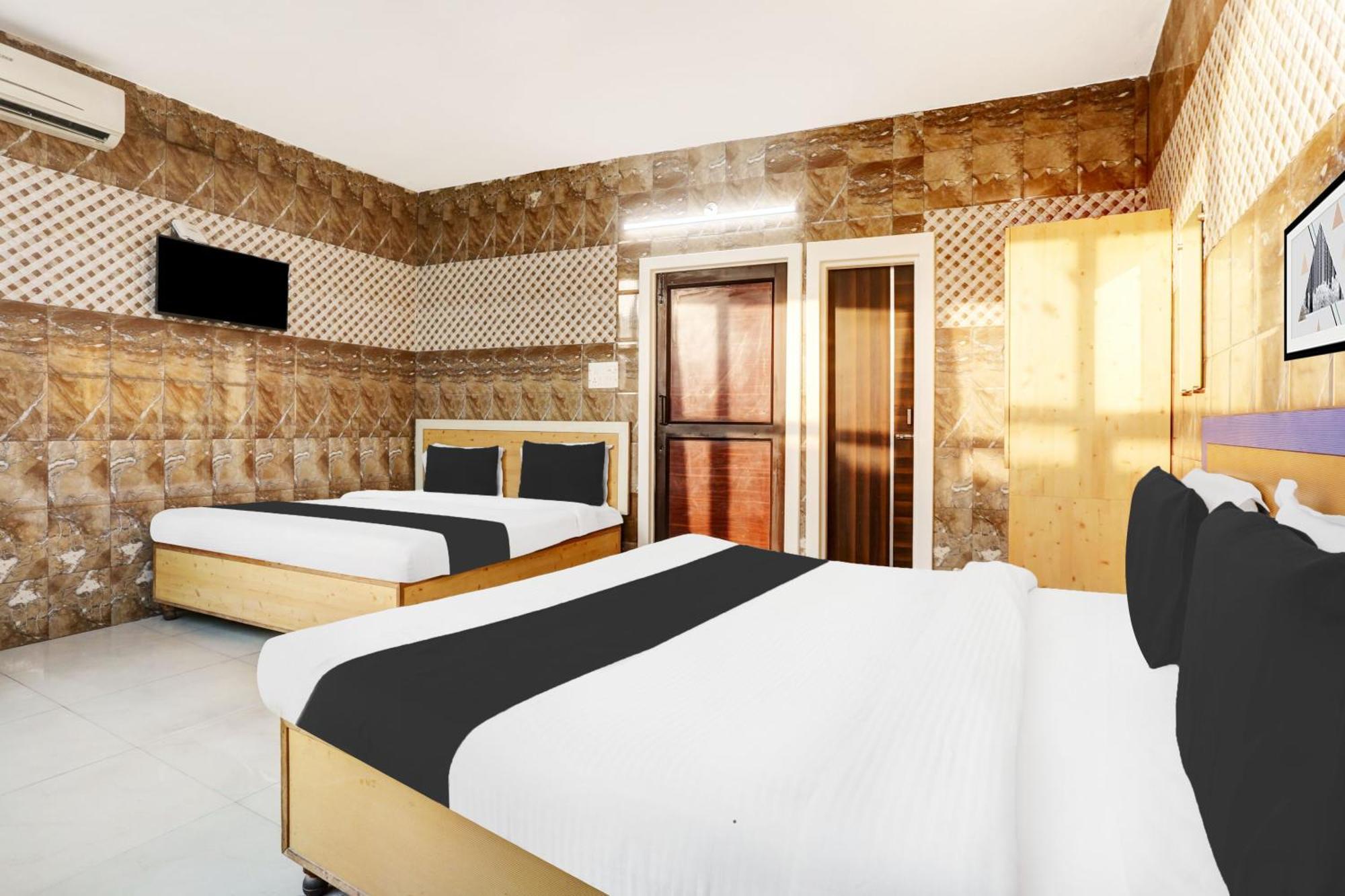 Hotel O Jammu Near Ragunath Bazaar Formerly Goodwill Екстериор снимка