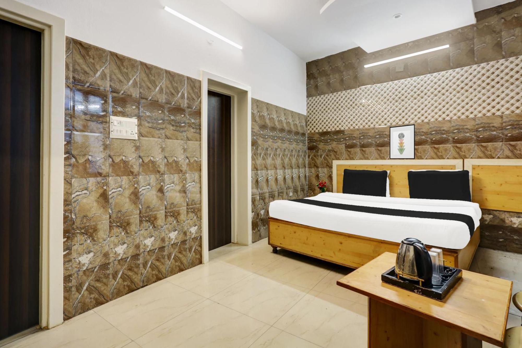 Hotel O Jammu Near Ragunath Bazaar Formerly Goodwill Екстериор снимка